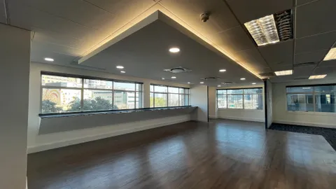 138 West Street, Sandown - 551m² and 551m² office space available to let for rent to lease (36).